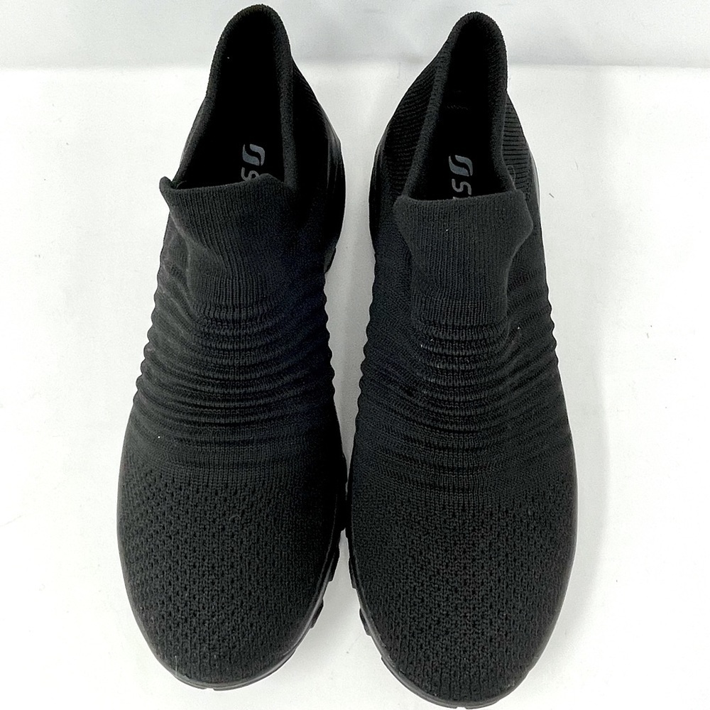 NWOT black slip on STQ running sneakers size 9.5